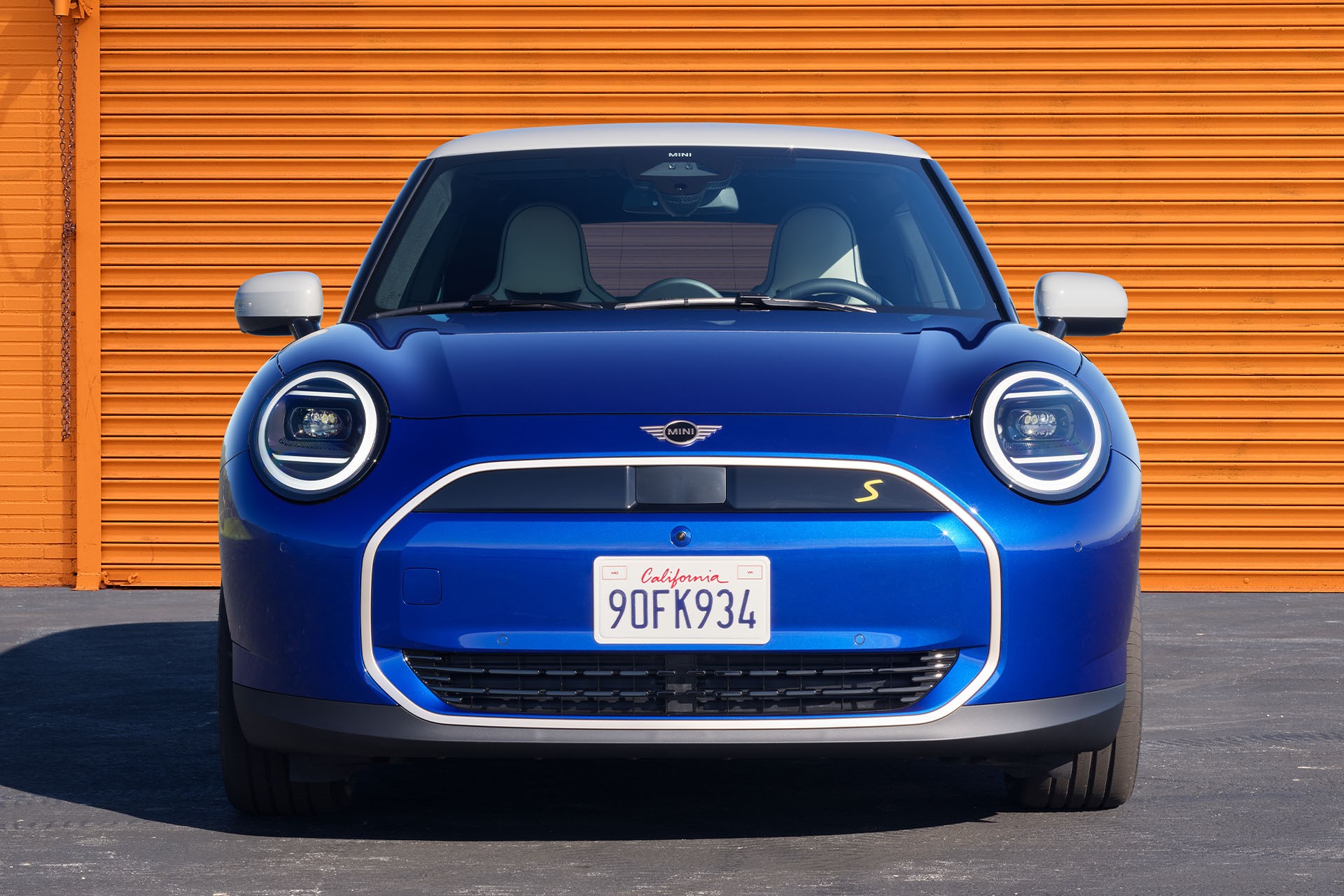 MINI Leasing - All electric MINI Cooper - exterior